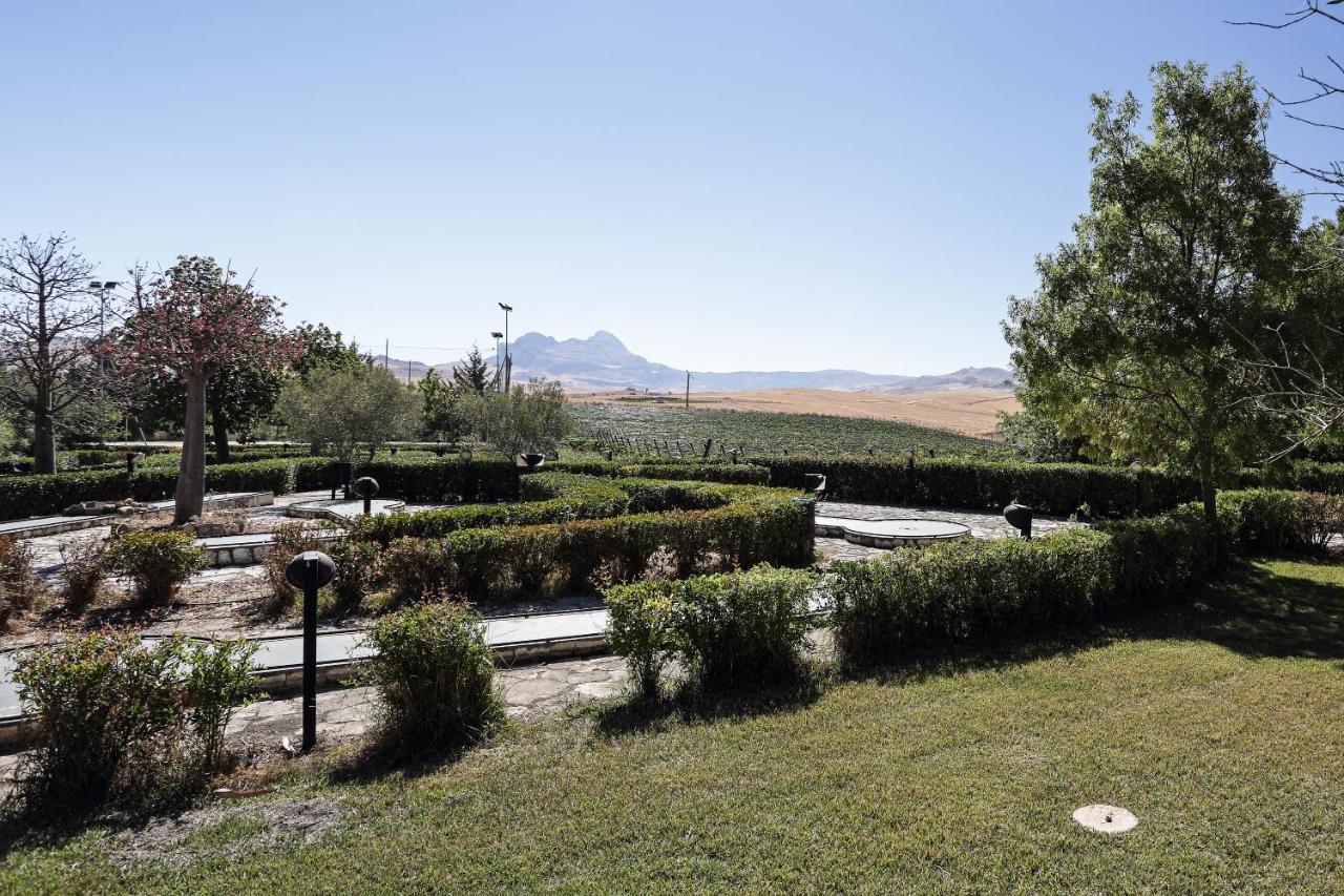 Agriturismo Tenute Pollara Roccamena Extérieur photo